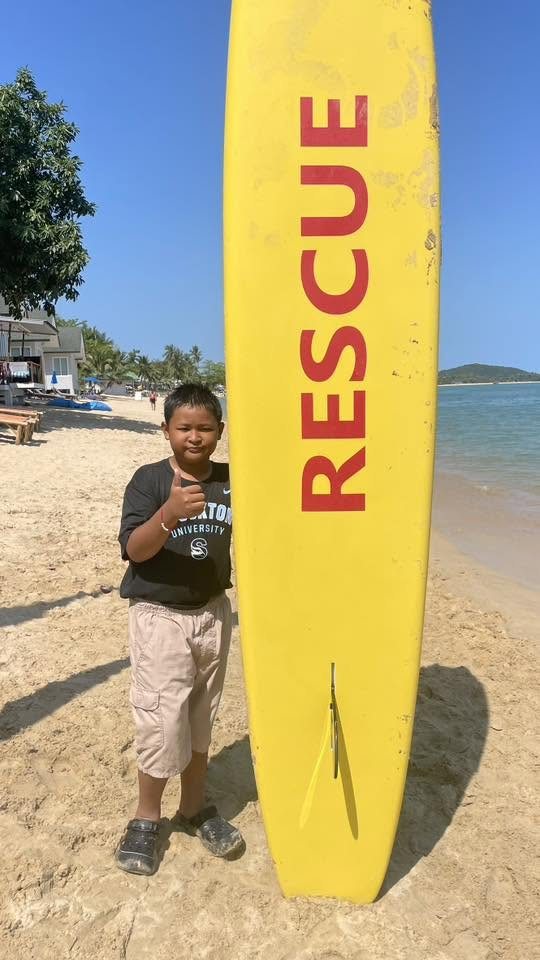 Tin-Tin with rescue board